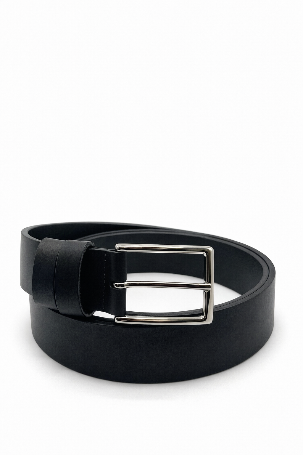 Lygios juodos odos diržas su klasikine sagtimi
